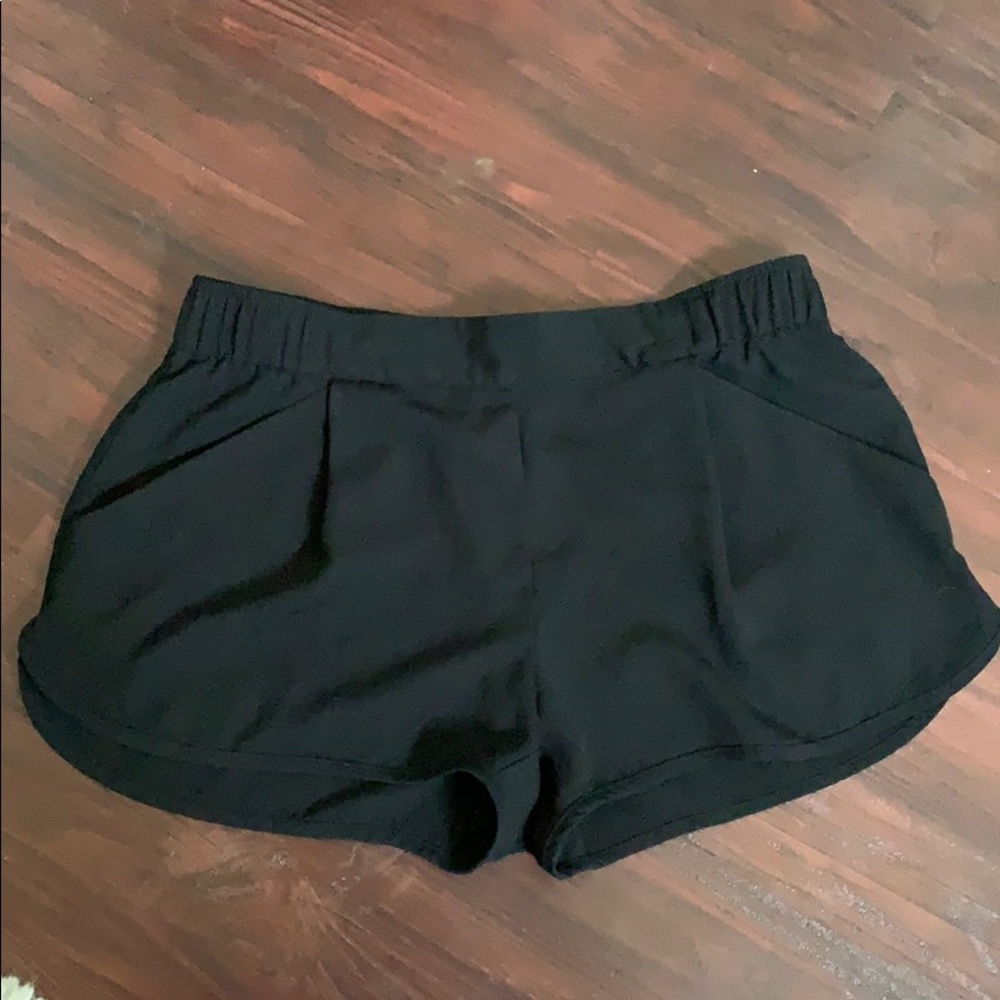 Anthro Silence + Noise black pull on short